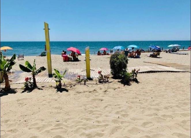 Apartamento en venta en Fuengirola, Carvajal photo 0