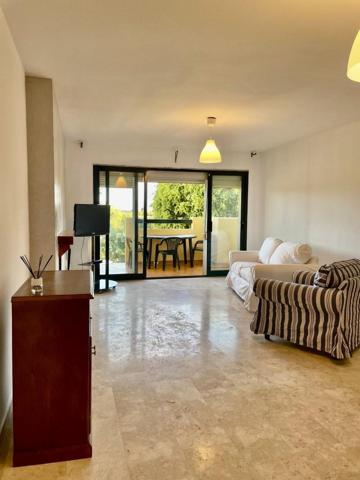 Apartamento en venta en Estepona, Costa del Sol photo 0
