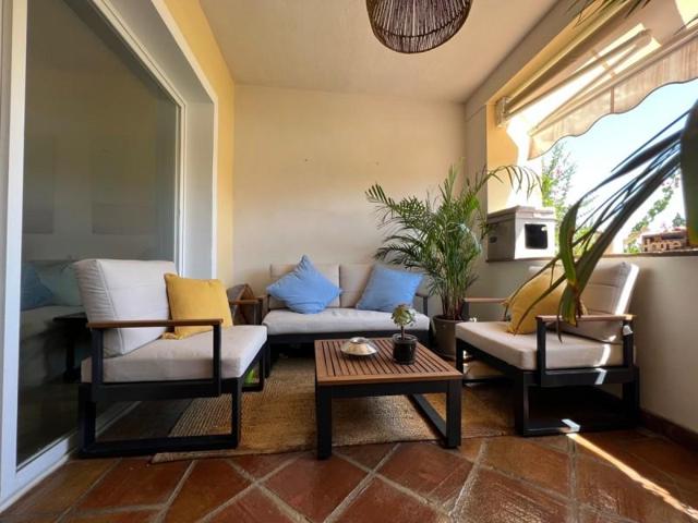 Apartamento en venta en Marbella, Costa del Sol photo 0