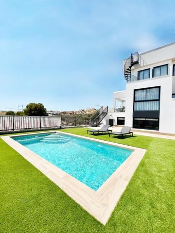 Chalet en venta en Algorfa, La Finca Golf photo 0