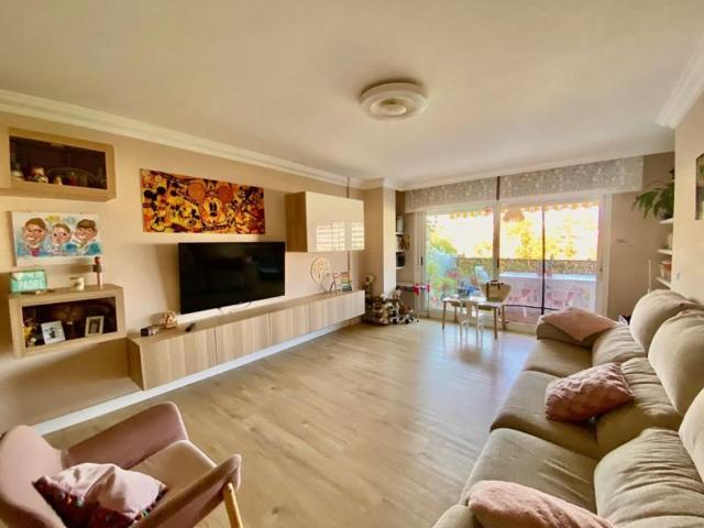 Apartamento en venta en Marbella, Costa del Sol photo 0