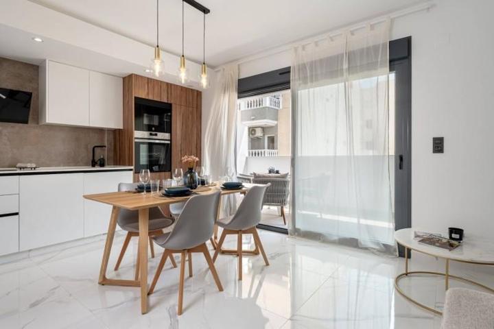 Apartamento en venta en Torrevieja photo 0