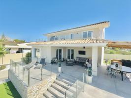 Chalet en venta en Alfaz del Pi photo 0