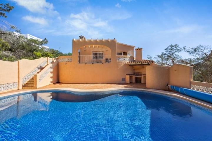 Chalet en venta en Denia photo 0