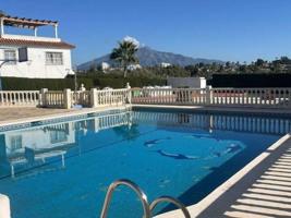 Casas de pueblo en venta en Estepona, Estepona East - Mar y Monte photo 0