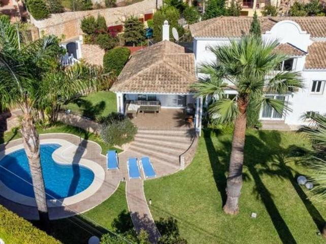 Chalet en venta en Marbella, Marbella Este - Elviria photo 0