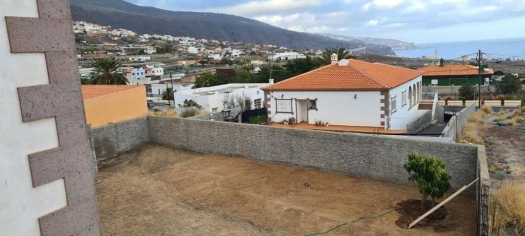Chalet en venta en Candelaria, Tenerife photo 0