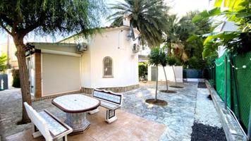 Chalet en venta en Denia, Las Marinas photo 0