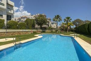 Apartamento en venta en Marbella, Costa del Sol photo 0
