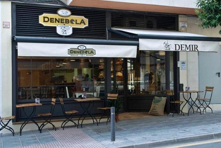 Local comercial en venta en Lanjarón, CENTRO photo 0