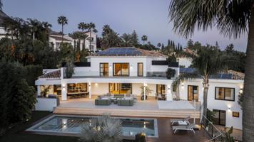 Casa en venta en Marbella photo 0