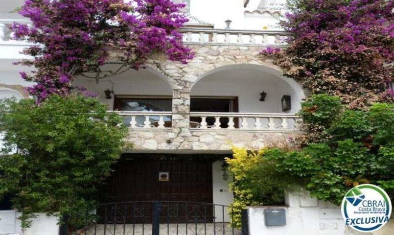 Chalet en venta en Empuriabrava photo 0