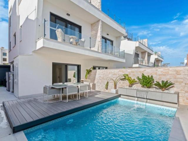 Chalet en venta en Guardamar del Segura photo 0