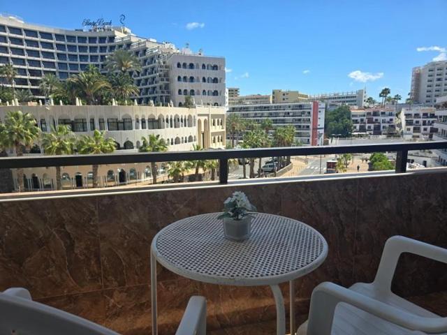 Apartamento en alquiler en San Bartolomé de Tirajana, Playa del Inglés photo 0