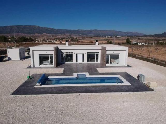 Chalet en venta en Pinoso, Camino del prado photo 0