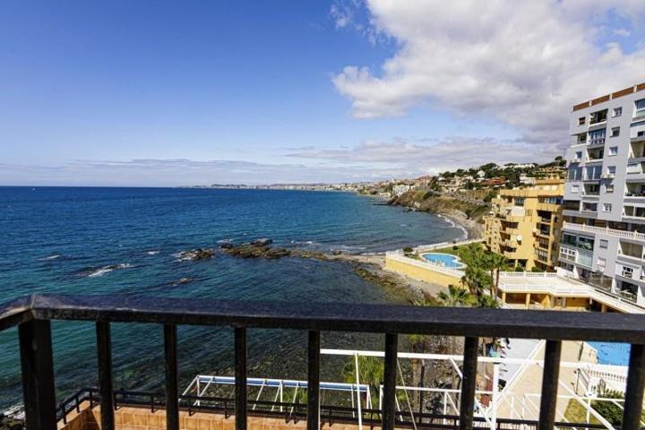Aticos en venta en Benalmádena, 1ª línea de playa photo 0