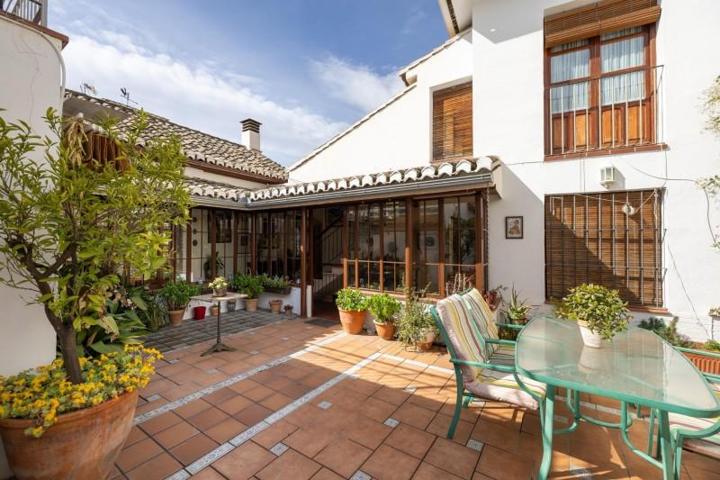 Casa en venta en Granada, Albaycin photo 0