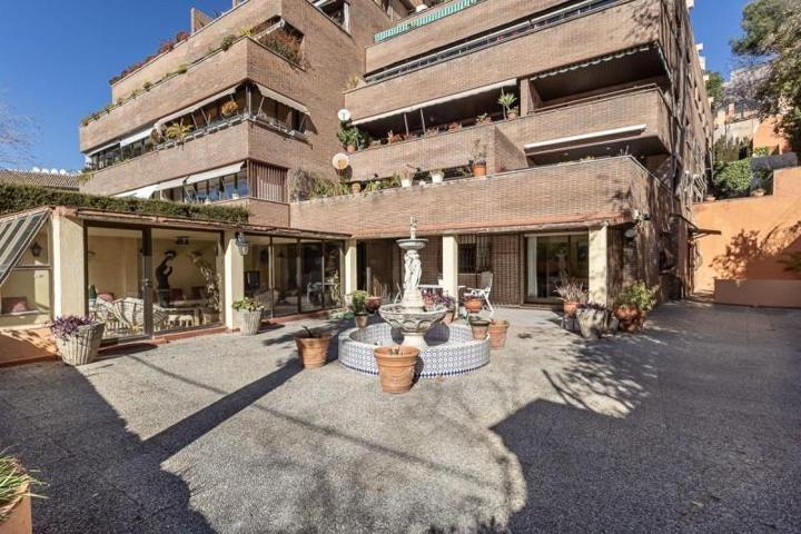 Piso en venta en Granada, Centro photo 0