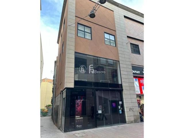 Local comercial en alquiler en Lleida, Segrià photo 0