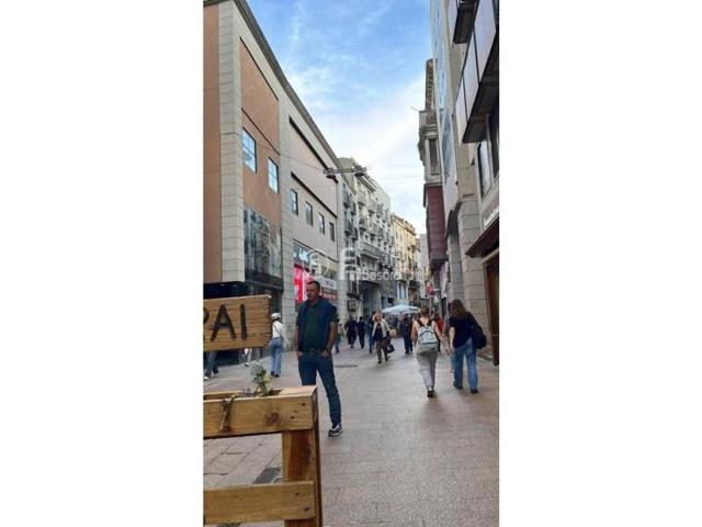 Local comercial en alquiler en Lleida, Segrià photo 0