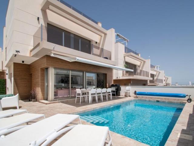 Chalet en venta en Orihuela photo 0