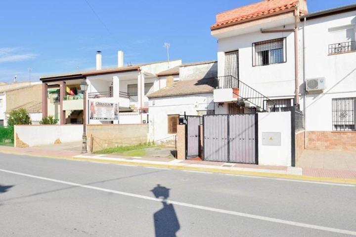 Casa en venta en Fuente Vaqueros, Vega de granada zona noroeste photo 0
