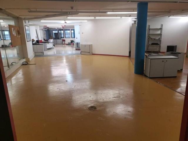 Local comercial en alquiler en Lleida, Segrià photo 0