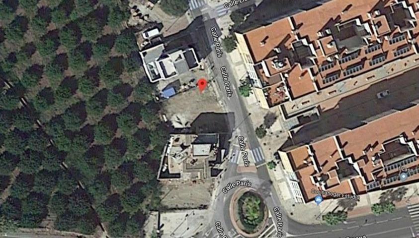 Terreno en venta en Motril, Alcampo photo 0