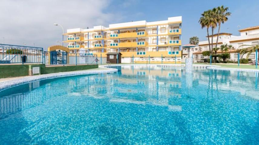 Apartamento en venta en Oliva, Oliva Nova photo 0