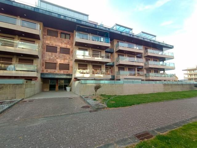 Piso en venta en Sanxenxo, Salnés photo 0