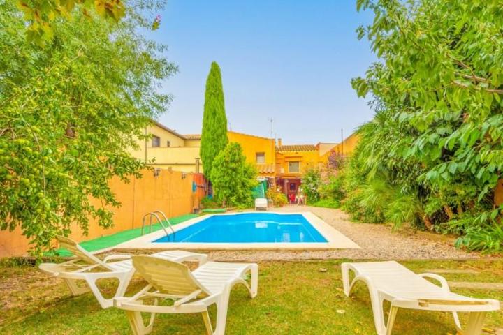 Casa con terreno en venta en Far d'Empordà, Alt Empordà-Fortià photo 0