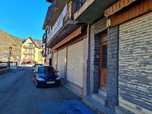 Local comercial en alquiler en Bossòst photo 0