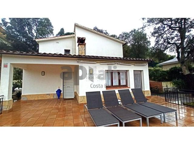 Casa en venta en Vidreres photo 0