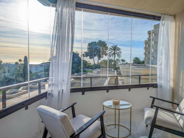 Apartamento en venta en Estepona, Estepona East - Atalaya photo 0