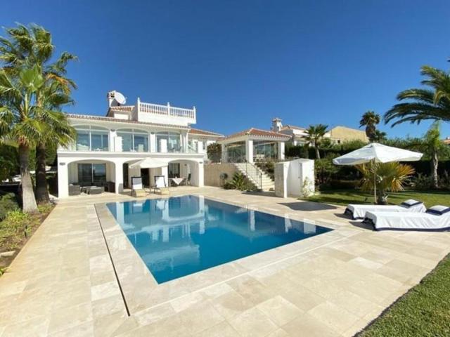 Chalet en venta en Estepona, Estepona West photo 0