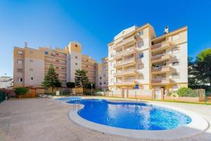 Adosada en venta en Torrevieja photo 0