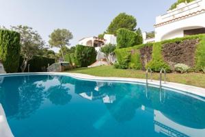 Chalet en venta en Oliva, Urbanizaciones monte photo 0