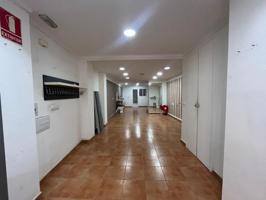 Local comercial en alquiler en Alzira, Alzira photo 0