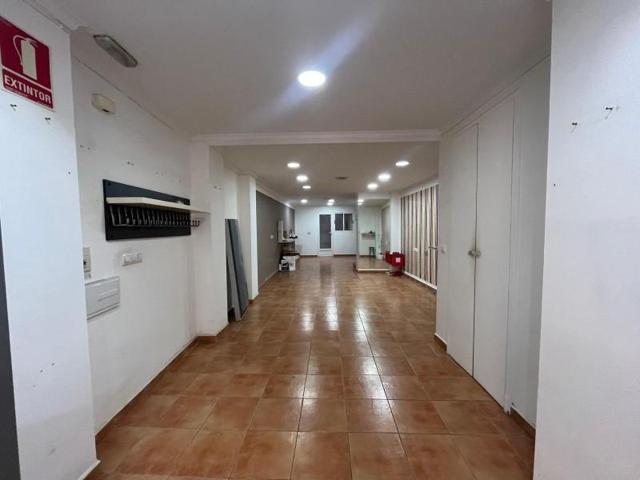 Local comercial en alquiler en Alzira, Alzira photo 0