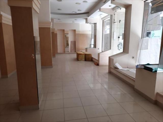 Local comercial en alquiler en Lucena, Lucena photo 0