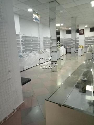 Local comercial en alquiler en Lucena, Lucena photo 0