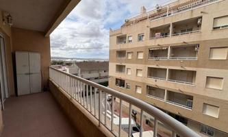 Apartamento en venta en Torrevieja photo 0