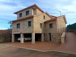 Chalet en venta en Barro, Área de Pontevedra photo 0