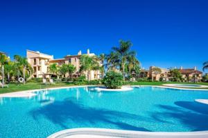 Apartamento en venta en Benahavís, El Paraíso photo 0