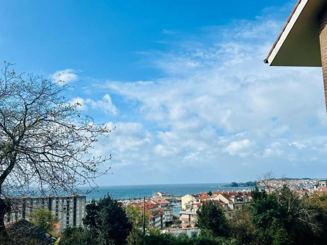 Piso en venta en Sanxenxo, Salnés photo 0