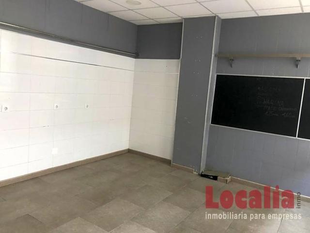 Local comercial en alquiler en Torrelavega, Calle Calderón de la Barca, 39300 photo 0