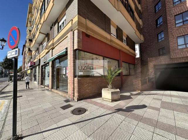 Local comercial en alquiler en Oviedo, Oviedo photo 0