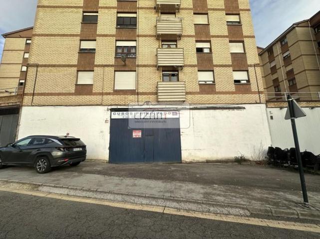 Local comercial en alquiler en Oviedo, Oviedo photo 0