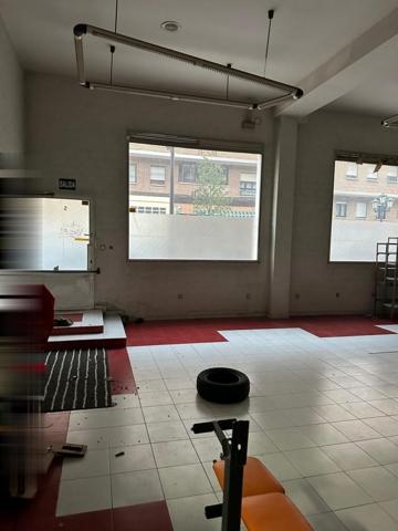 Local comercial en alquiler en Oviedo, Oviedo photo 0