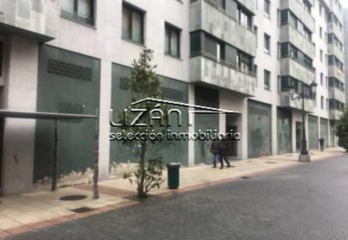 Local comercial en alquiler en Oviedo, Oviedo photo 0